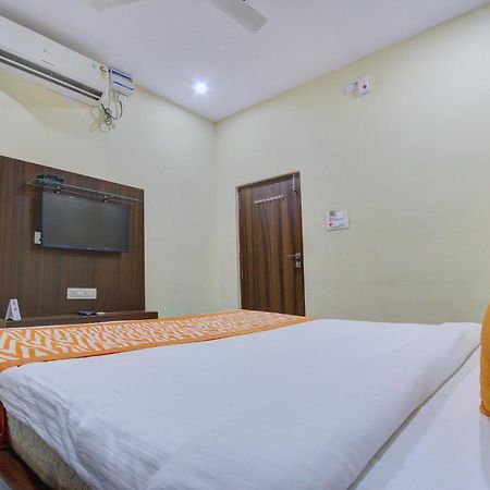 Oyo 7627 Royal Plaza Hotel Hyderabad Ngoại thất bức ảnh