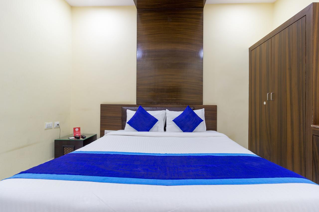 Oyo 7627 Royal Plaza Hotel Hyderabad Ngoại thất bức ảnh