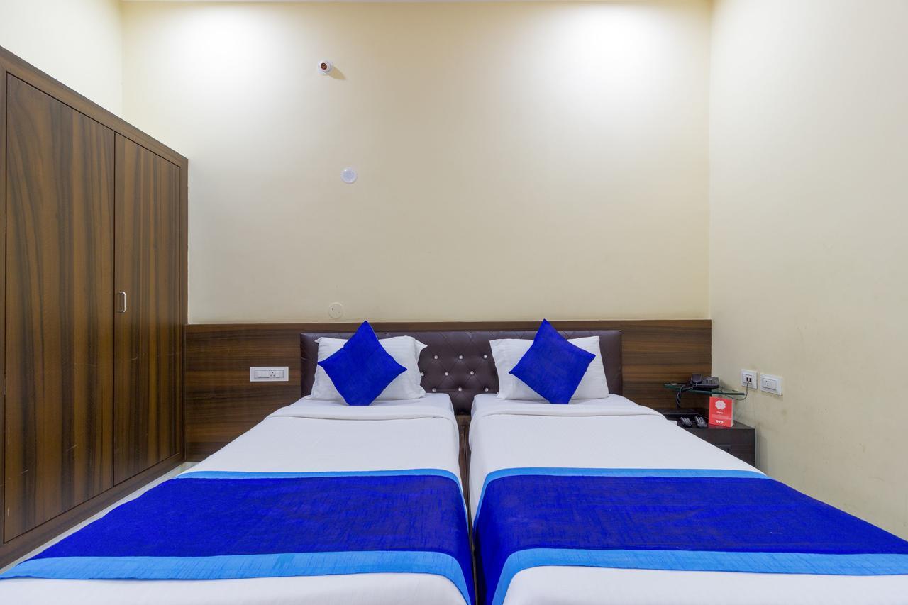 Oyo 7627 Royal Plaza Hotel Hyderabad Ngoại thất bức ảnh
