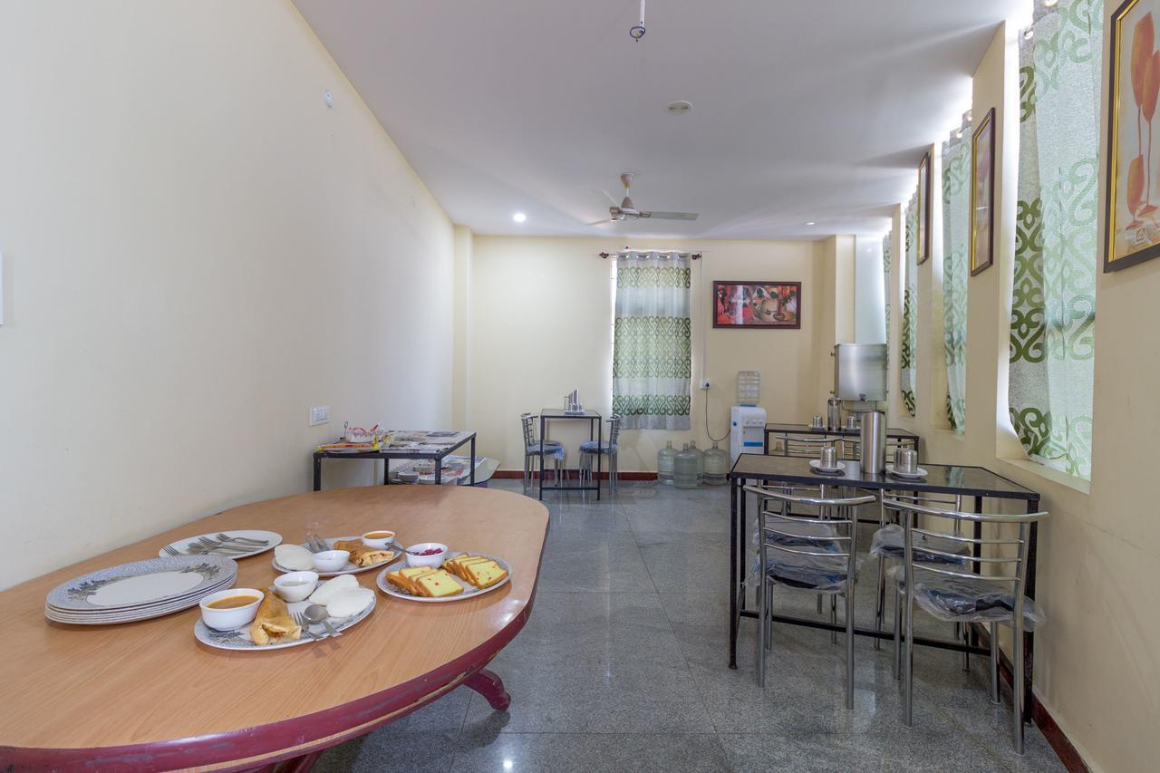 Oyo 7627 Royal Plaza Hotel Hyderabad Ngoại thất bức ảnh