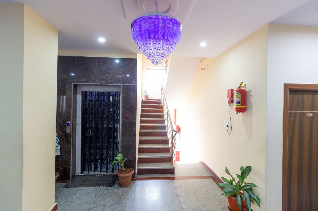 Oyo 7627 Royal Plaza Hotel Hyderabad Ngoại thất bức ảnh