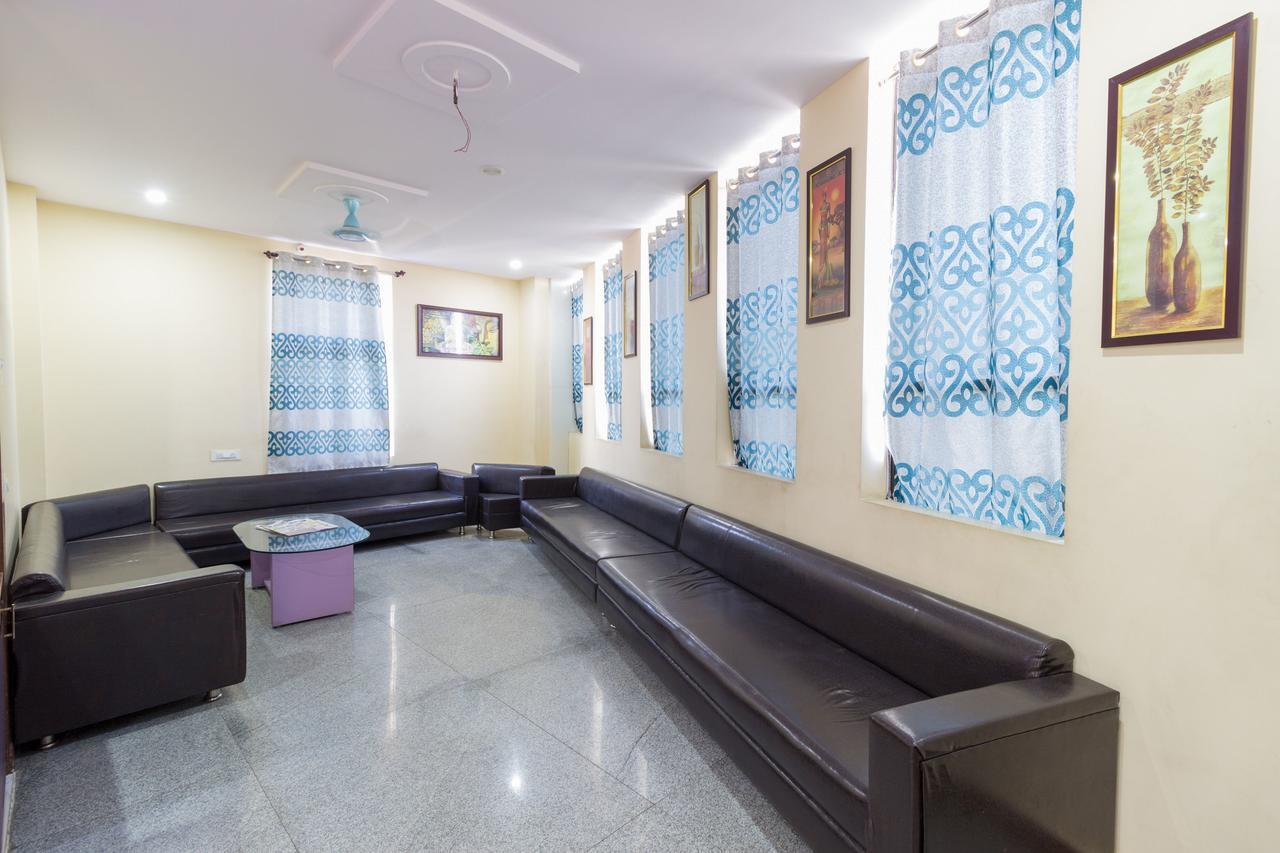 Oyo 7627 Royal Plaza Hotel Hyderabad Ngoại thất bức ảnh