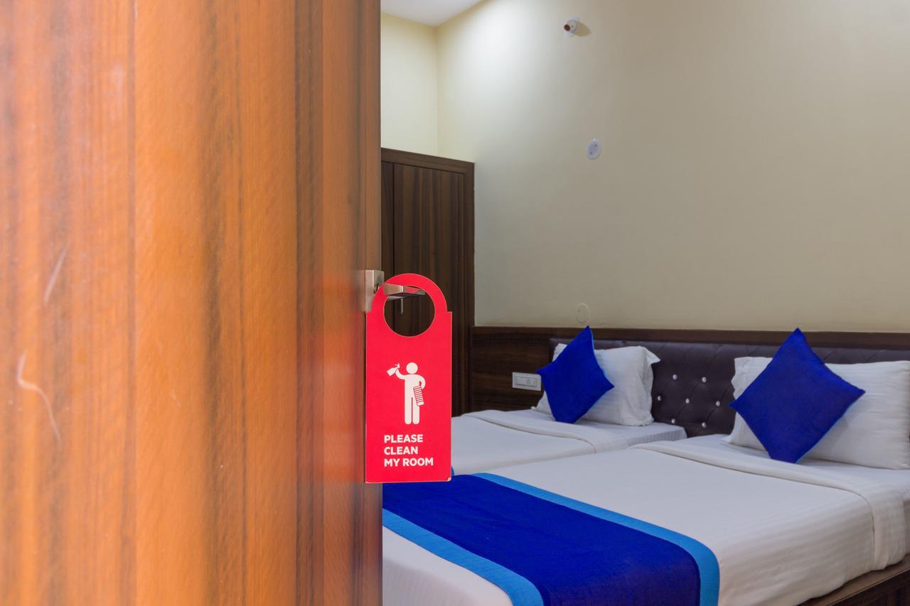 Oyo 7627 Royal Plaza Hotel Hyderabad Ngoại thất bức ảnh