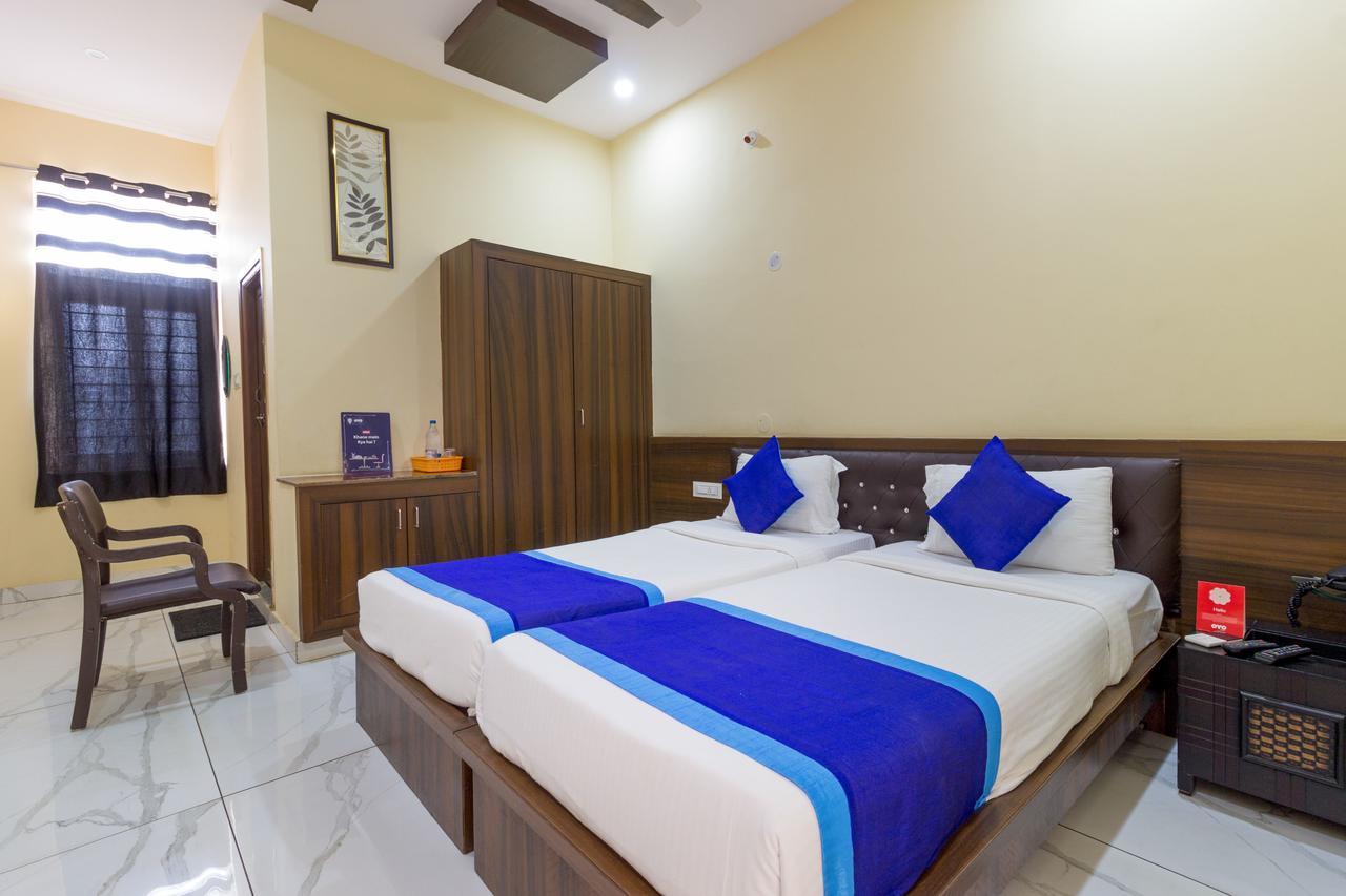 Oyo 7627 Royal Plaza Hotel Hyderabad Ngoại thất bức ảnh