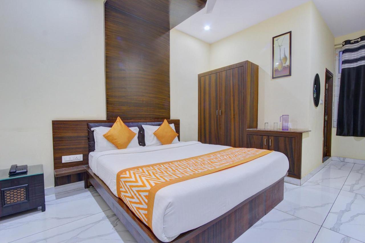 Oyo 7627 Royal Plaza Hotel Hyderabad Ngoại thất bức ảnh