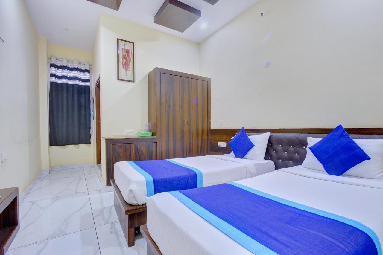 Oyo 7627 Royal Plaza Hotel Hyderabad Ngoại thất bức ảnh