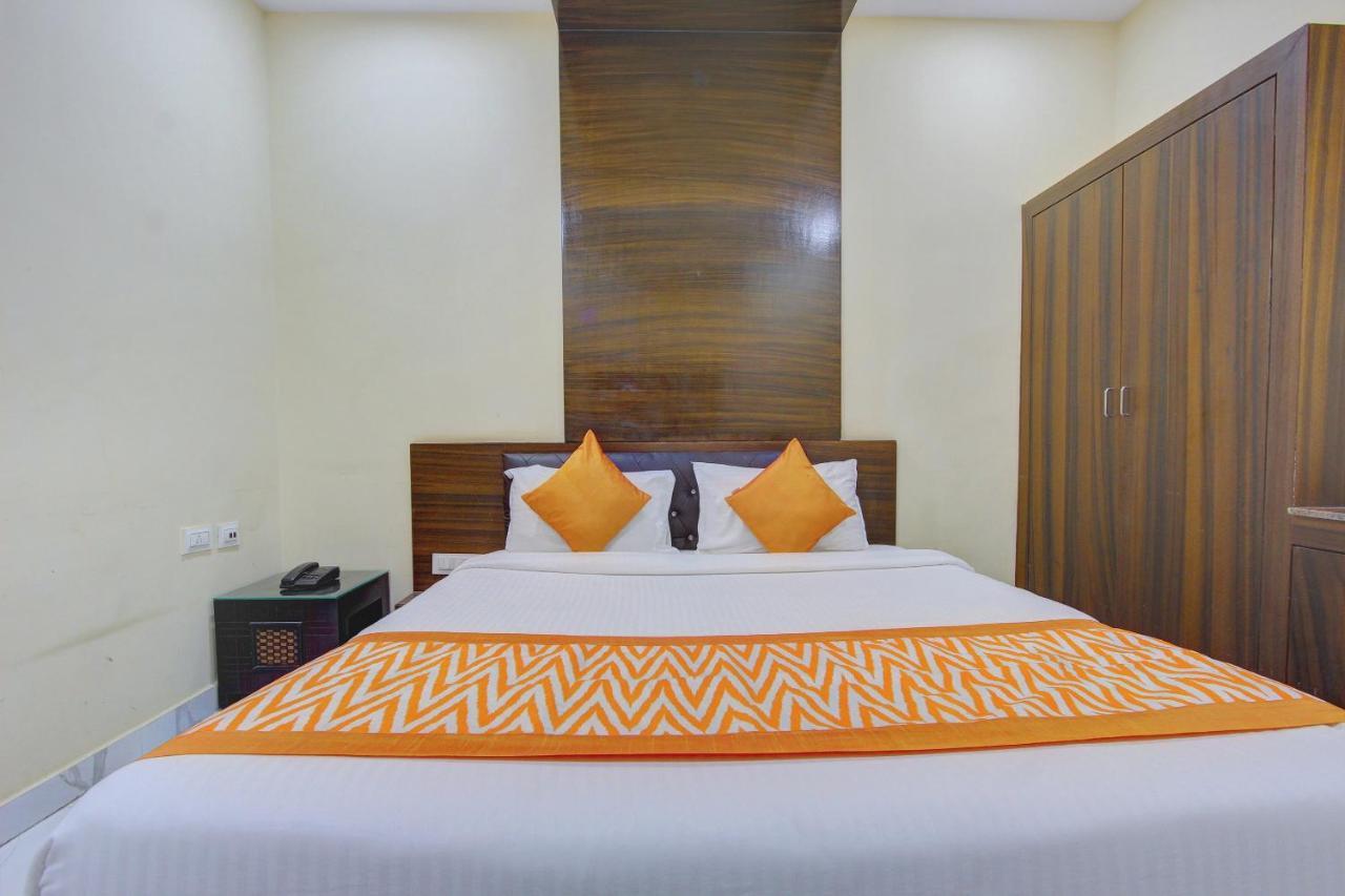 Oyo 7627 Royal Plaza Hotel Hyderabad Ngoại thất bức ảnh